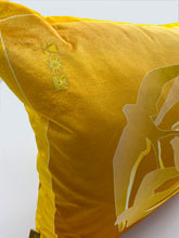 Load image into Gallery viewer, Swallows Wheel in Yellow &amp; Orange Ombré on Shimmer Velvet
