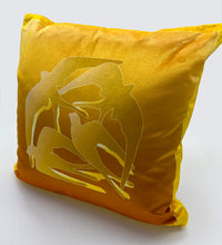 Load image into Gallery viewer, Swallows Wheel in Yellow &amp; Orange Ombré on Shimmer Velvet
