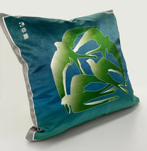Load image into Gallery viewer, Swallows Wheel in Green &amp; Midnight Blue on Shimmer Velvet
